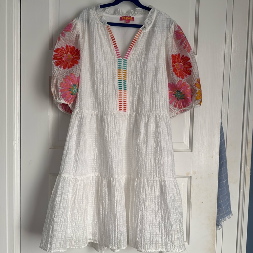 THML  white flower sleeve dress - size small
